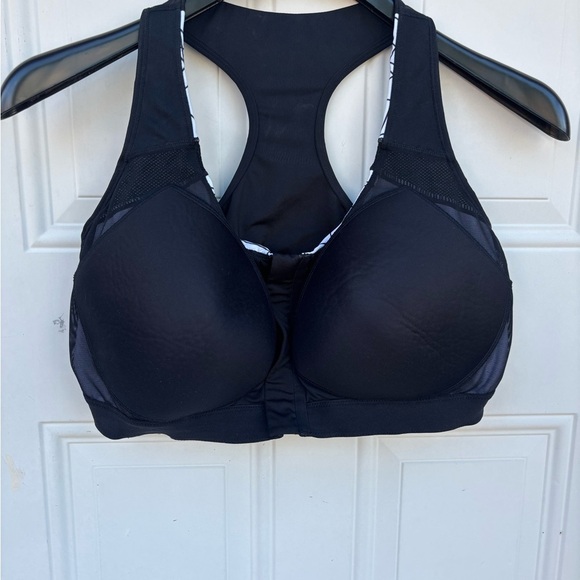 Yvette - Picture 3 of 7